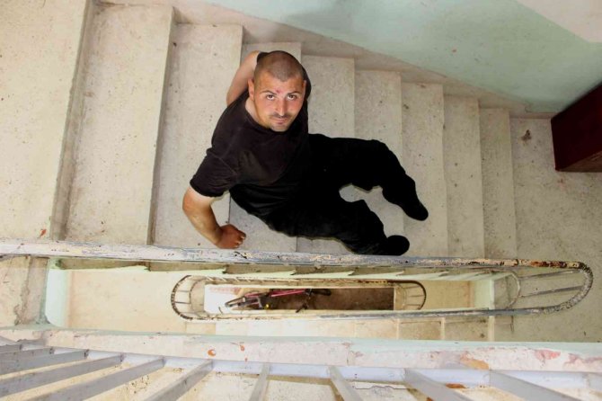 Engelli Ramazan’ın Asansör Çilesi