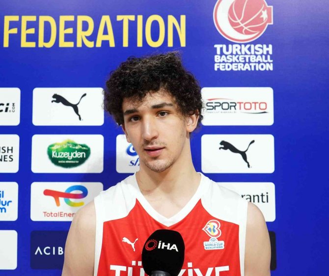 Sadık Emir Kabaca: "Milli Takım’da Oynamak Çok Gurur Verici"