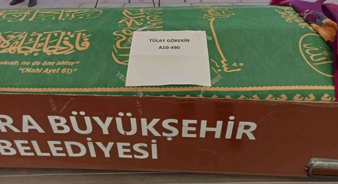 Eşi Tarafından Katledilen Kadının Ailesi, Cani Kocanın Soyadını Kızlarının Tabutuna Yazdırmadı