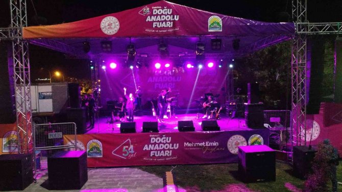 Tatvan’da Karadeniz Rüzgarı Esti