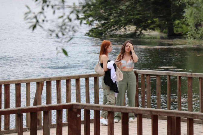 Yağmurlu Günlerin Ardından Tatilciler Gölcük Tabiat Parkı’na Akın Etti