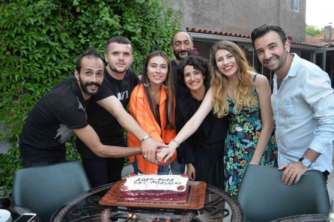 Bozüyük Belediye Tiyatrosu 2. Dönem Mezunlarını Verdi