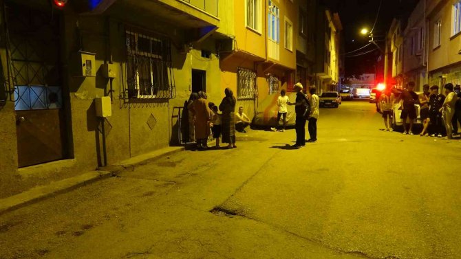 Ağabeyi Kardeşini Bıçakladı, Anneleri Gözyaşlarına Boğuldu