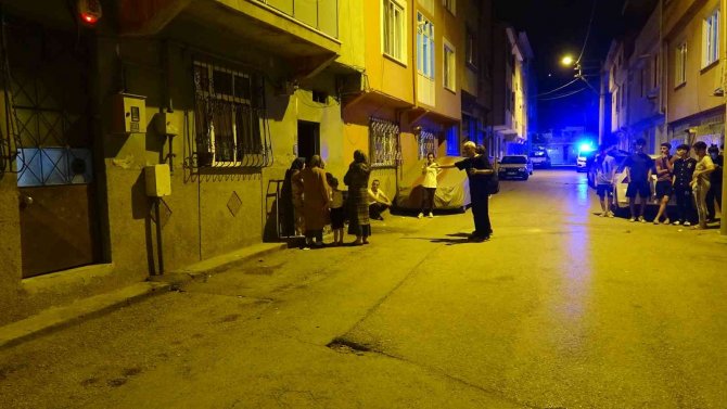 Ağabeyi Kardeşini Bıçakladı, Anneleri Gözyaşlarına Boğuldu