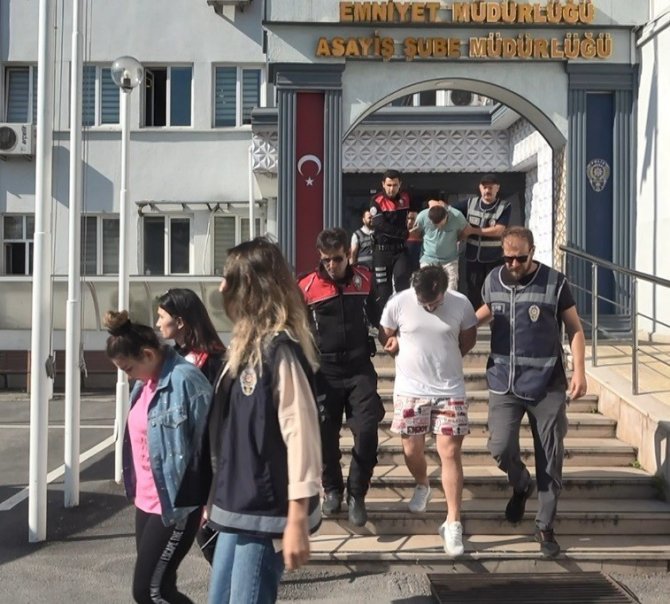 Bursa’da Kadınları Fuhuşa Zorladıkları İddia Edilen 10 Şüpheli Tutuklandı