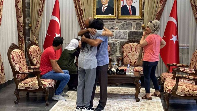 Çağrılara Kulak Verip Teslim Olan Örgüt Mensupları Aileleriyle Buluştu