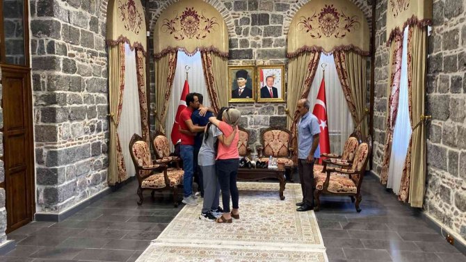 Çağrılara Kulak Verip Teslim Olan Örgüt Mensupları Aileleriyle Buluştu
