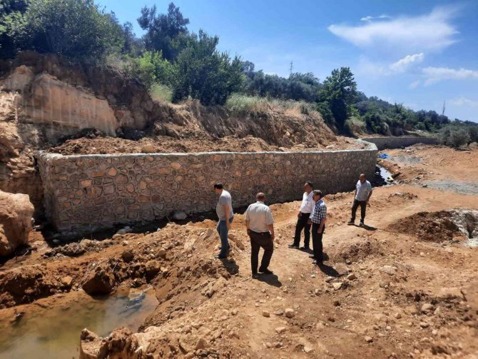 Burhaniye’de Taylıeli Mahallesinde Dere Islahı Başladı