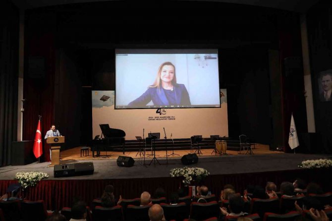 Ortak Mezuniyet Töreniyle Kariyer Yolculuklarına Adım Attılar