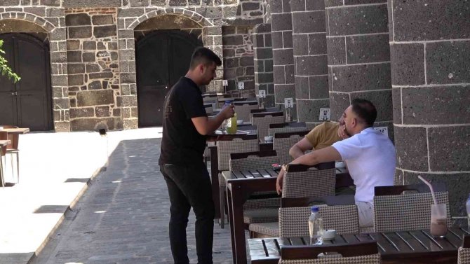 Sur Olaylarından Sonra Güven Ortamı Sağlandı, İş Yerleri Bir Bir Açıldı