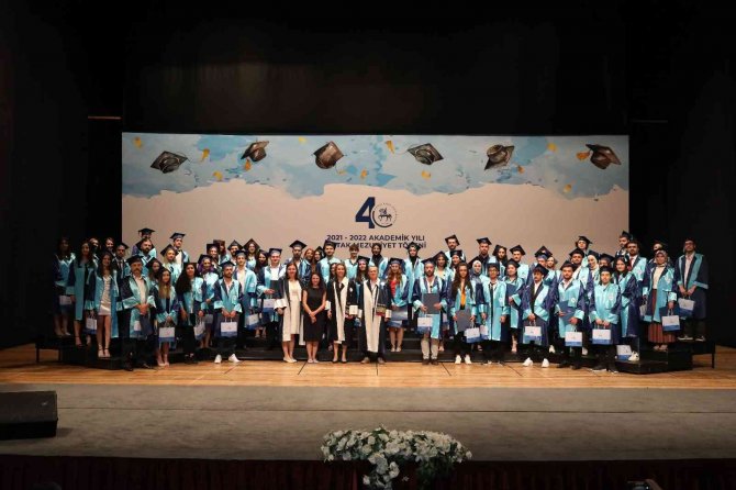 Ortak Mezuniyet Töreniyle Kariyer Yolculuklarına Adım Attılar