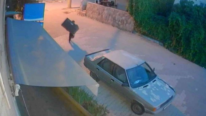 Veresiye Defteri Çalınan Fırıncı, 10 Kiloluk Zeytinyağının Çalınmadığına Sevindi