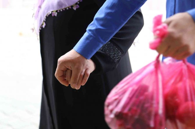 26 Yıldır Gözleri Görmeyen Songül Özmen, Azmiyle Engellilere Örnek Oluyor