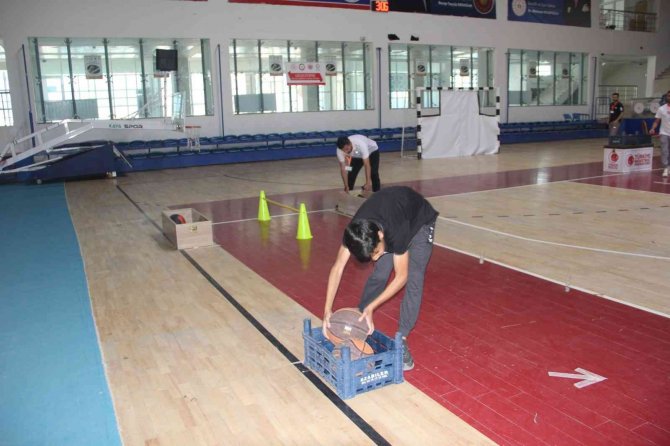 Hakkari’de Öğrenciler Spor Lisesine Girmek İçin Ter Döktü