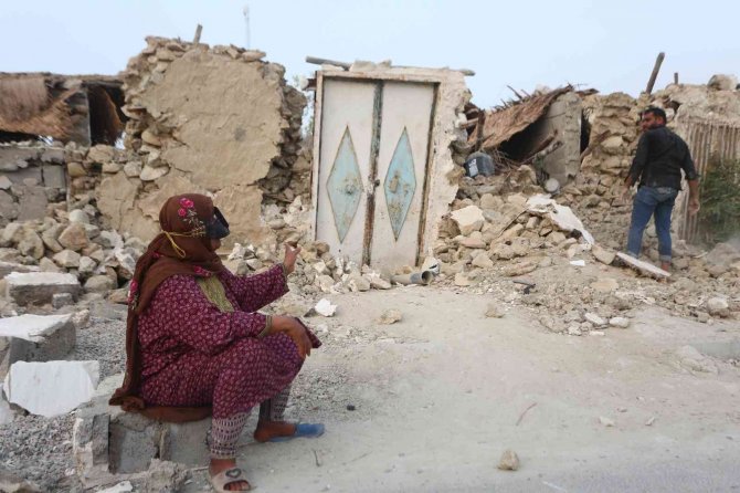 İ̇ran’da 3 Büyük Deprem: 5 Ölü, 44 Yaralı