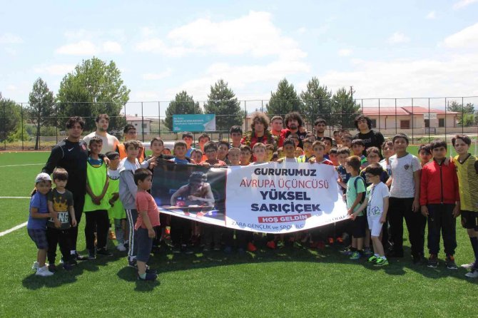 Avrupa 3.’sü Sarıçiçek Memleketinde Törenle Karşılandı
