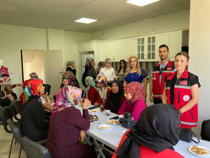 Kadın Gelişim Merkezi’nde Koruyucu Aile Günü Kutlandı