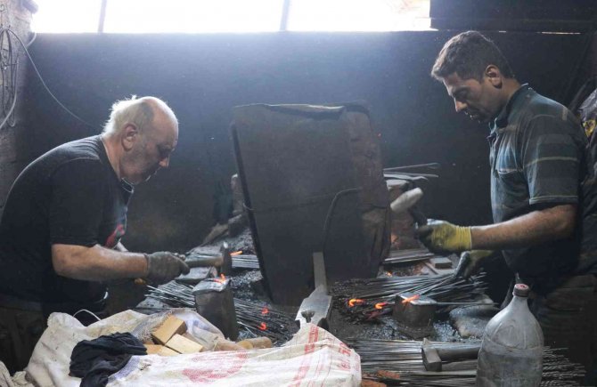 Yılda 2 Milyon Kebaplık Şiş Üretiyorlar