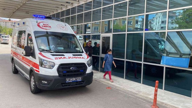 Yolun Karşısına Geçerken Aracın Çarptığı Kadın Yaralandı