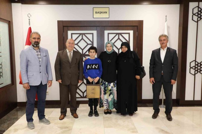 Lgs’nin Başarılı Öğrencilerine Akyurt Belediyesi’nden Ödül