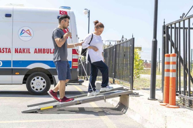 Görme Engelli Bireylere ’Bağımsız Hareket Becerileri’ Kursu