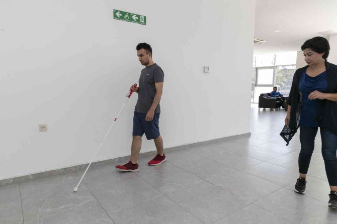 Görme Engelli Bireylere ’Bağımsız Hareket Becerileri’ Kursu