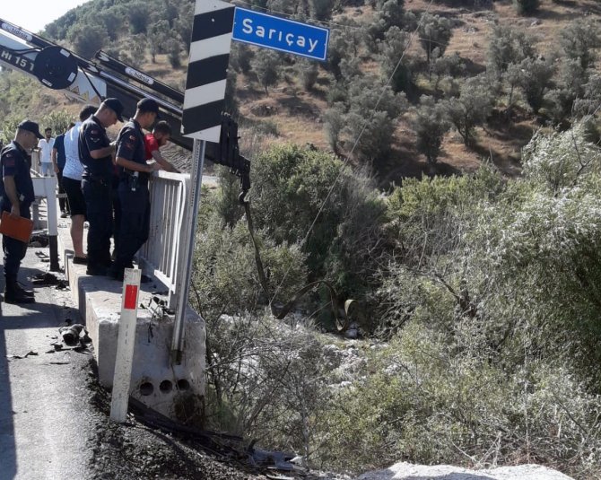 Kontrolden Çıkan Otomobil Dere Yatağına Uçtu: 1’i Ağır 3 Yaralı