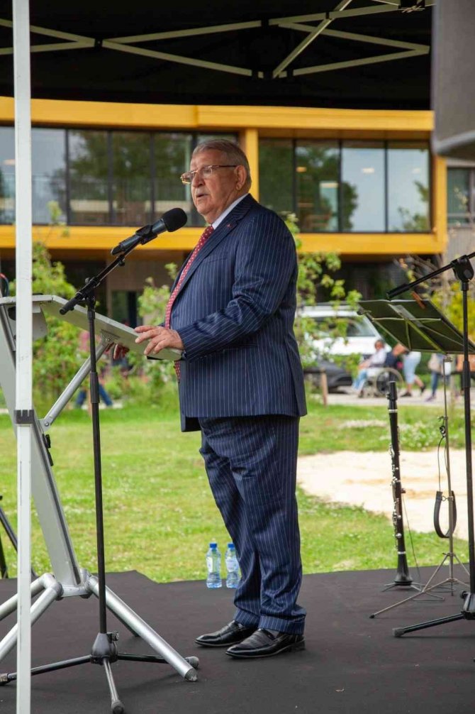 Başkan Mahçiçek; “Ay Yıldızlı Bahçemizle Hollanda’ya Damga Vurduk”