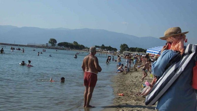 Burhaniye’de 5 Plaja Törenle Mavi Bayrak Asıldı