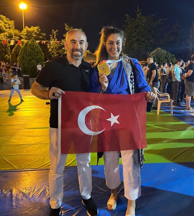 Büyükşehir’in Sporcusundan Gururlandıran Şampiyonluk