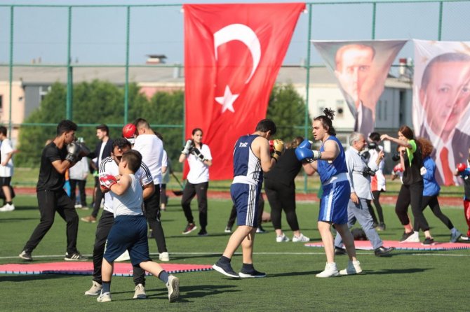 Dünya Yıldızları Bu Okulda Keşfediliyor