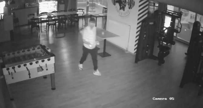Spor Merkezini Soyan Hırsızın Rahatlığı Kamerada