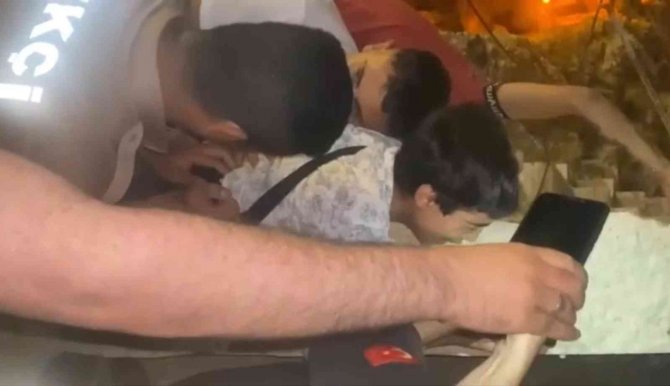 Gece Yarısı "İmdat" Sesleri Bekçileri Harekete Geçirdi