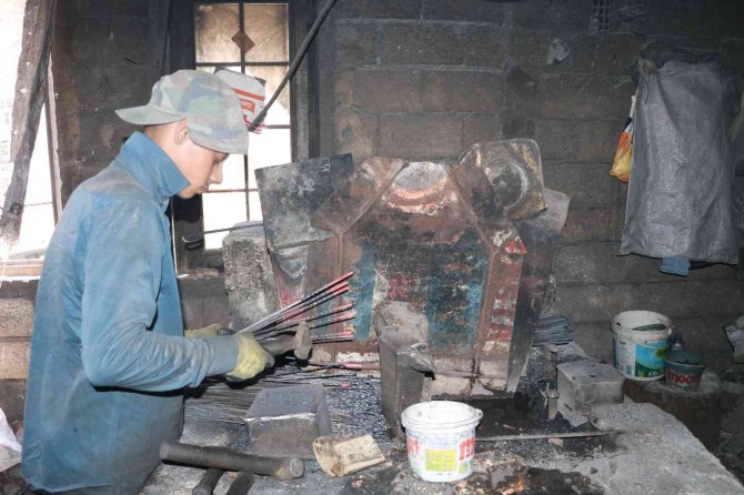 Yılda 2 Milyon Kebaplık Şiş Üretiyorlar