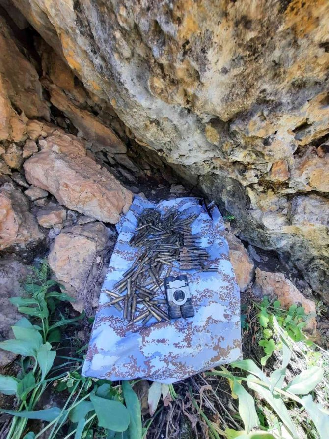 Tunceli’de 2 Sığınak İçerisinde Mühimmat Ele Geçirildi