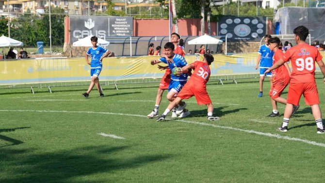 Alanya’da Hentbol Şampiyonası Başladı