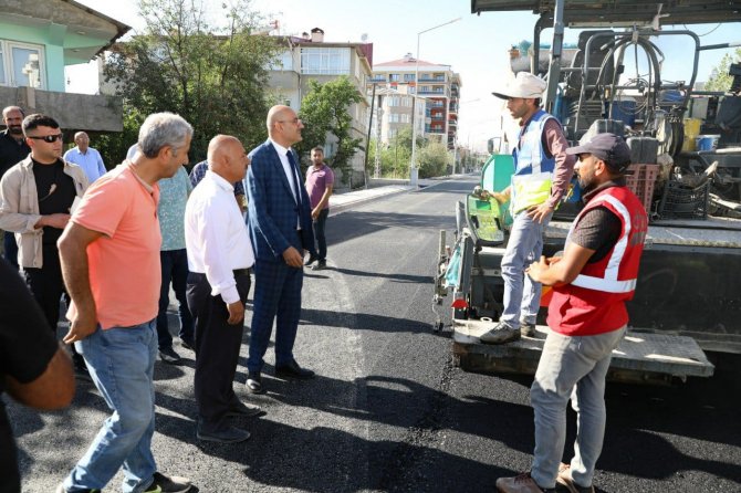 İ̇pekyolu Belediyesi’nden Yoğun Asfalt Mesaisi