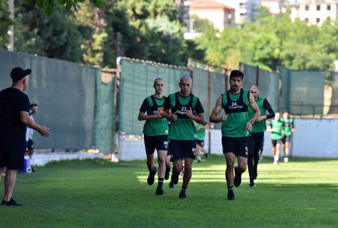 Yeni Sezon Hazırlıklarını Sürdüren Denizlispor Taktik Çalıştı