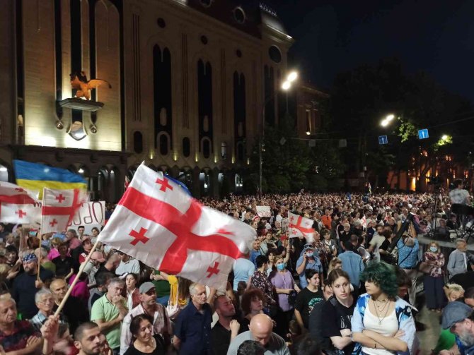 Ab’den Aday Ülke Statüsü Alamayan Gürcistan’da Hükümet Karşıtı Protestolar Sürüyor