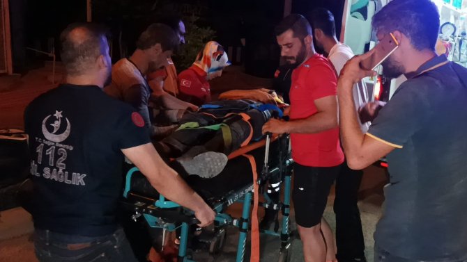 Motosiklet Refüje Çarptı: 1 Yaralı