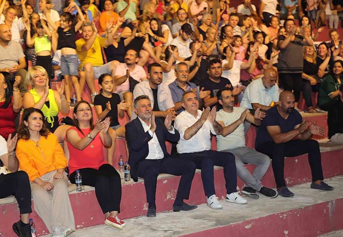 Bayraklı’da ‘Hilmi Yarayıcı’ Coşkusu