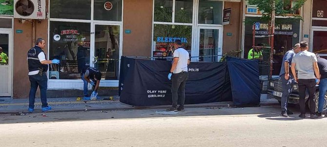 Bandırma’da Eski Eşini Vurdu, Ardından İntihar Etti