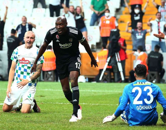 Beşiktaş, Atiba’yla 1 Yıllık Sözleşme İmzaladı