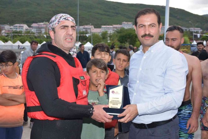 Tatvan Doğu Anadolu Fuarı Kültür Ve Sanat Festivali Coşkusuyla Devam Ediyor