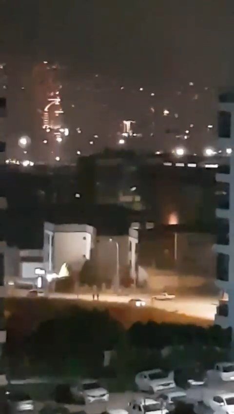 Gece Vakti Drift Yapan Sürücü Mahalleyi Ayağa Kaldırdı