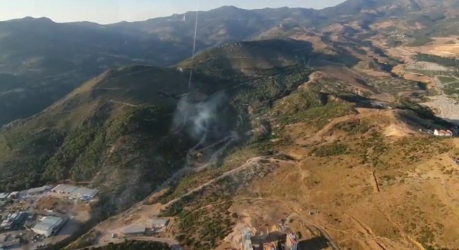 İ̇zmir’de Ormanlık Alanda Yangın Çıktı