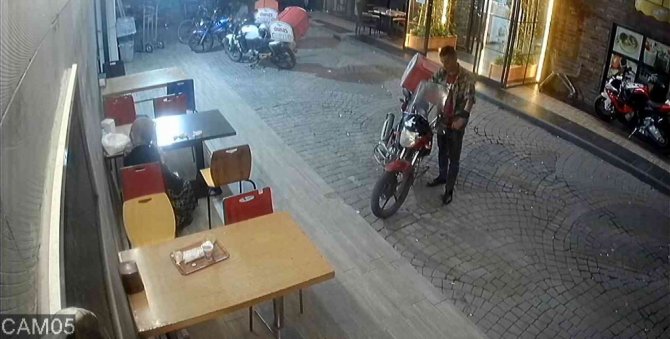 Kuryelere Ait 10 Motosikleti Çalan 3 Hırsız Yakalandı