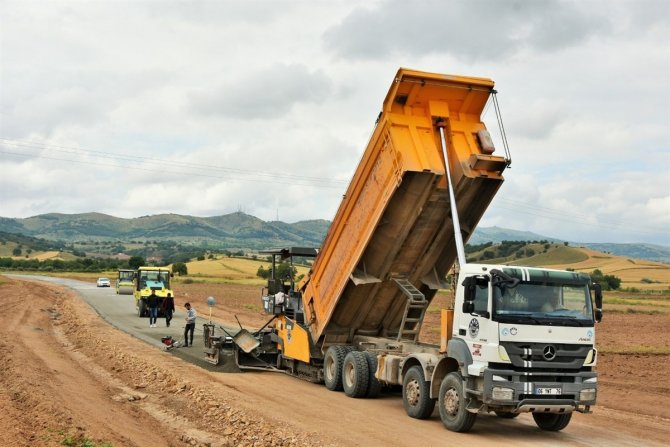 Beton Yol Köylere Ulaşımı Kolaylaştırıyor