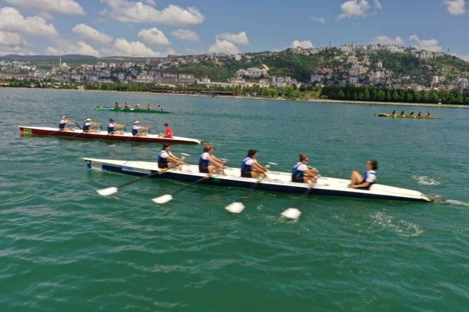 Körfez Kupası Kürek Yarışları’nda Kazanan İ̇zmit Sümerspor