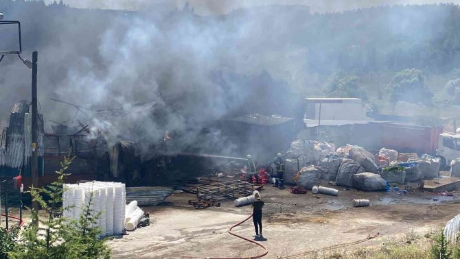 Kocaeli’de Fabrikada Yangın